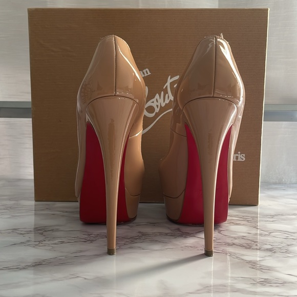 Only worn a couple times- Dusty bag and box included. - Picture 3 of 7